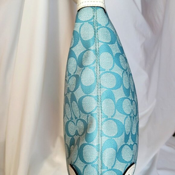 Coach 2009 Signature Stripe Jacquard Hobo Bag – Perfect Condition, Retails: $225 - Picture 5 of 9